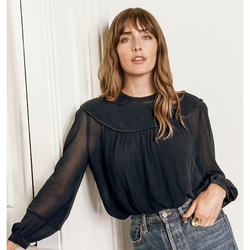 Amour Vert Black Sheer Long-Sleeve Blouse